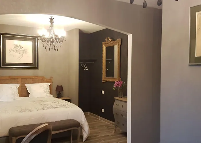 La Table De Pierre Bed & Breakfast