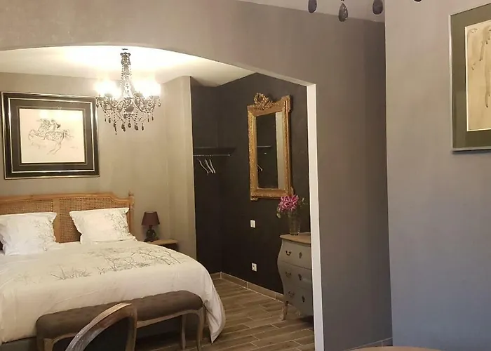 La Table De Pierre Lussas-et-Nontronneau