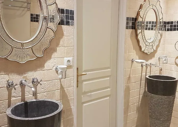 La Table De Pierre Bed & Breakfast